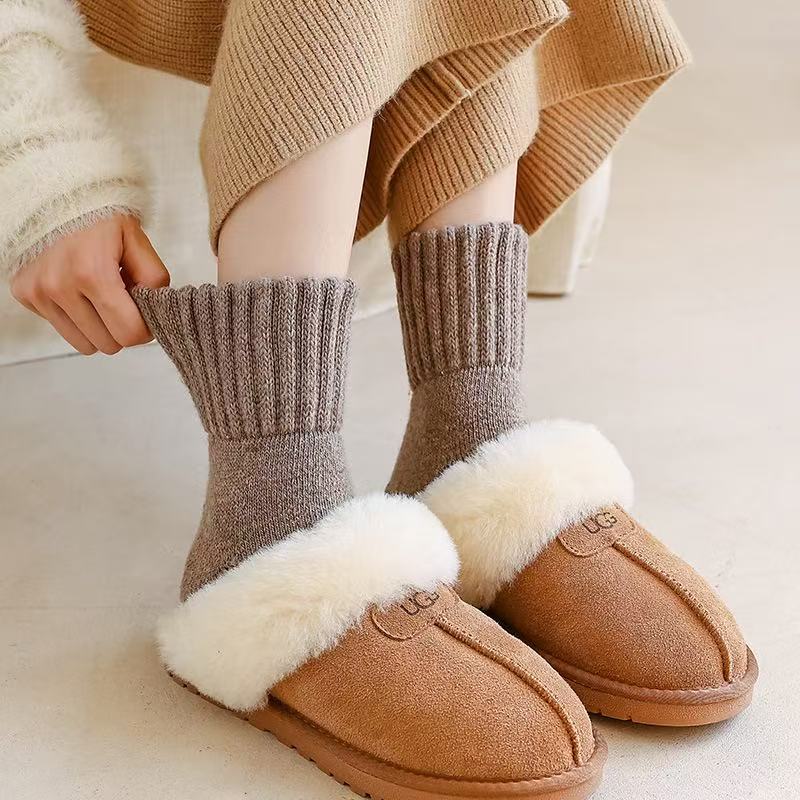 Five pairs of solid color autumn and winter warm terry thick socks, comfortable and soft